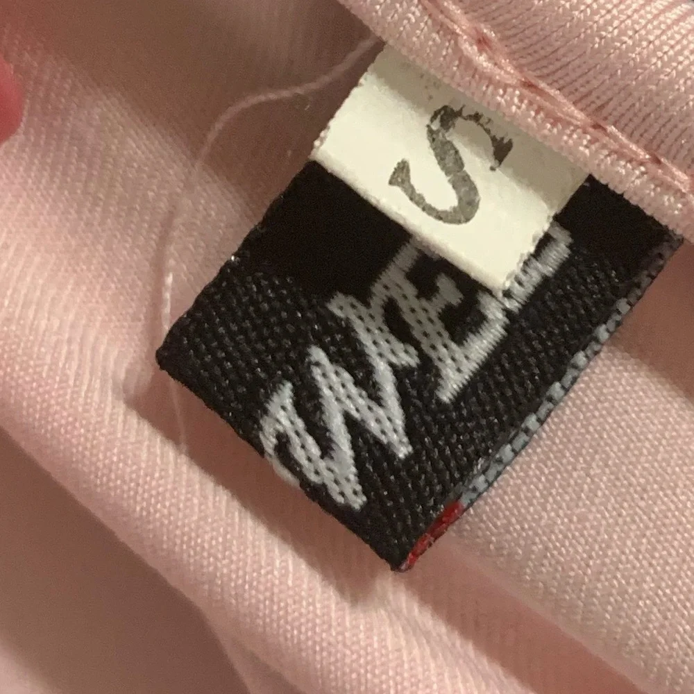 ❇️3/$30❇️ EUC Light Pink Off Shoulder Short Sleeve Stretchy Bodycon Bodysuit Top - Picture 8 of 8